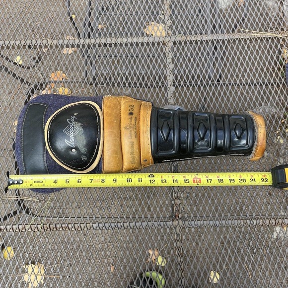 Vintage Cooper Black Diamond DG2 Leather Hockey Shin Pads Leg Guards - Picture 16 of 16